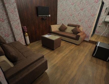 The Nature Nest Hotels & Resorts – The Ultimate Luxury Stay Near Indore